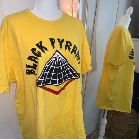 Black Pyramid T-Shirt - Picture 1 of 4